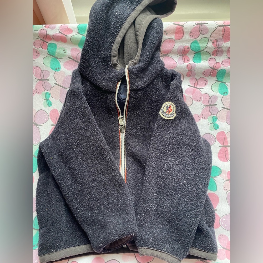 Navy Moncler sweat suit outfit